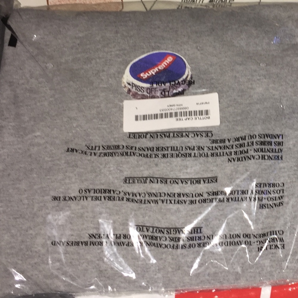 Supreme bottle cap tee